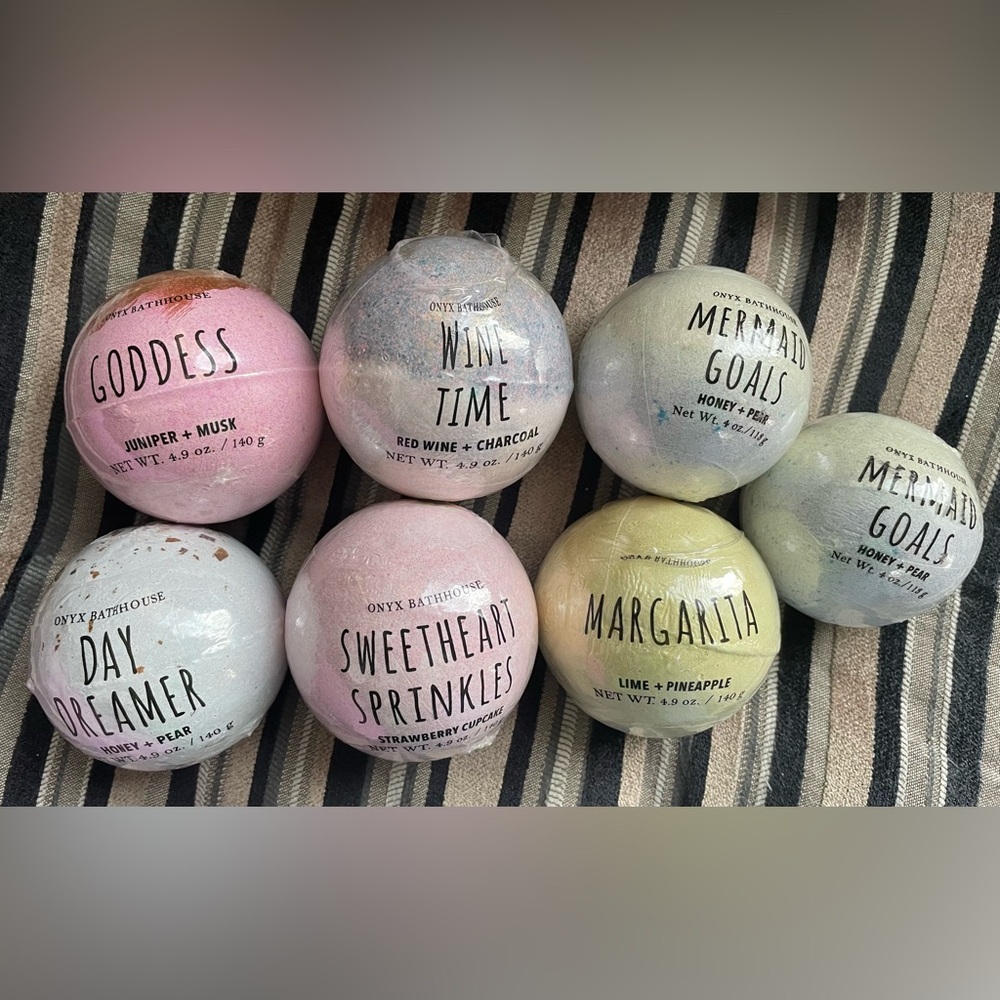 NEW Onyx Bathhouse Bath Bombs - set of 7
